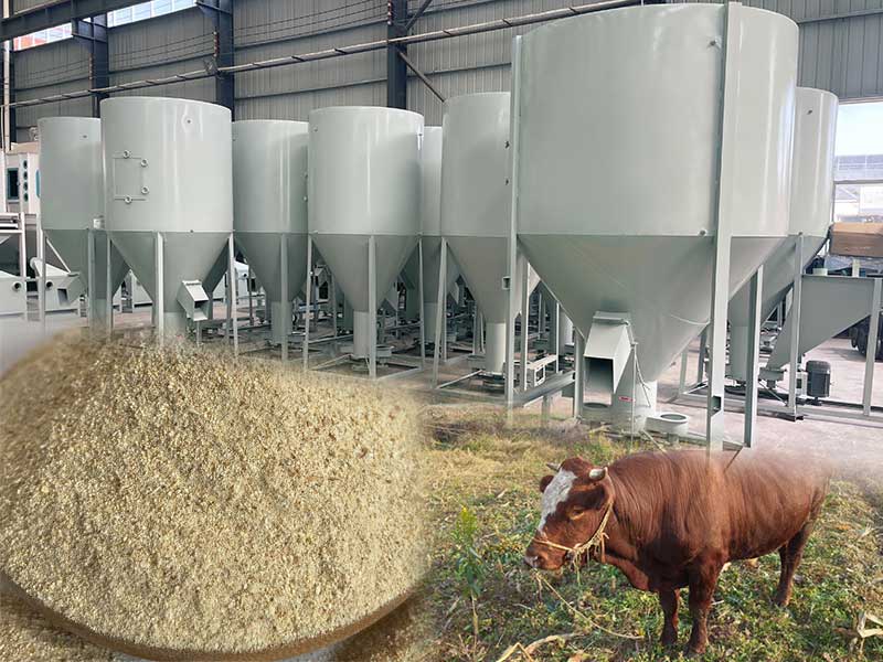 High-efficiency small animal feed crusher mixer