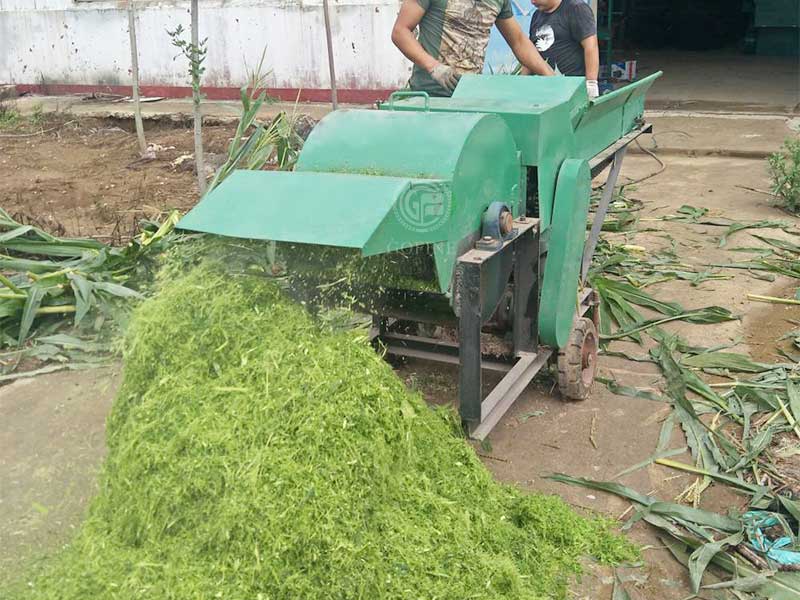 Farm animal feed crusher machine