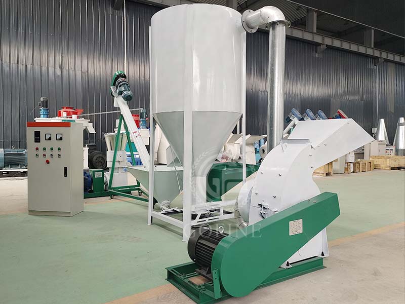 Livestock feed mixers