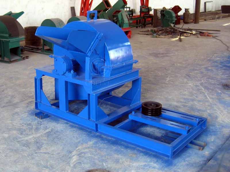 Livestock feed crusher