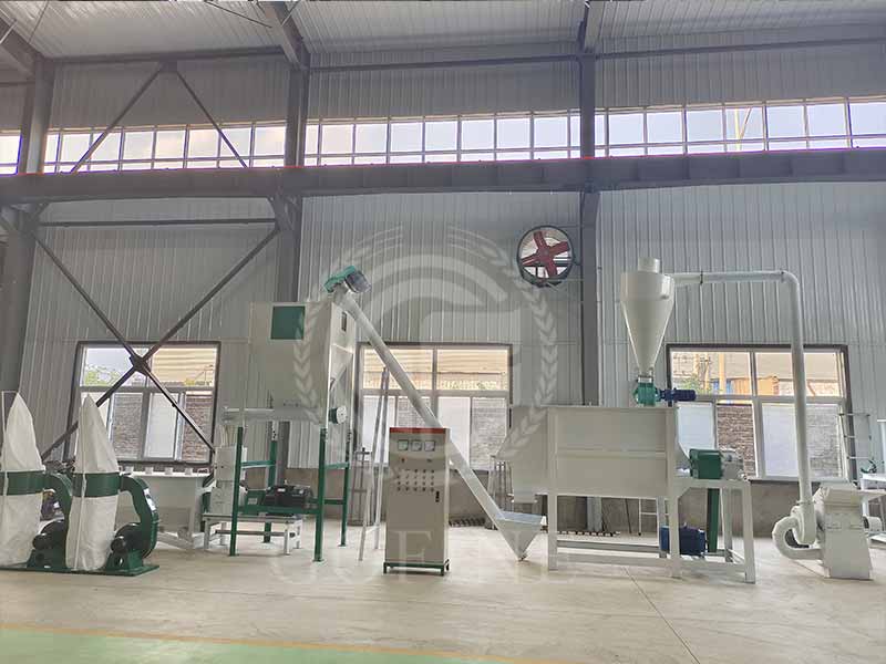 Medium cattle feed production line