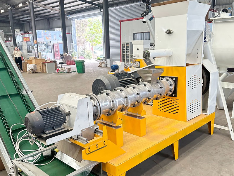 Specialty Pet Food Extruder Machine: Industrial Kibbl